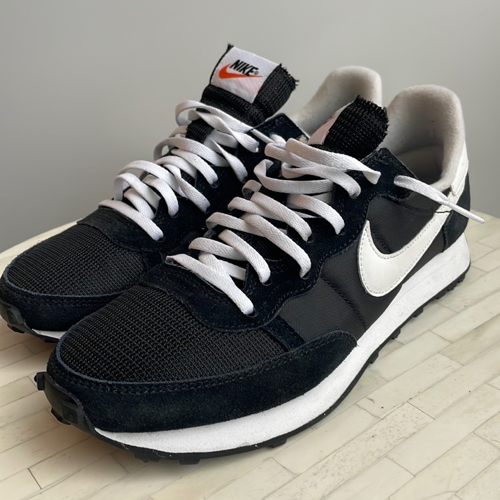 Nike Challenger OG Size 9 sneakers